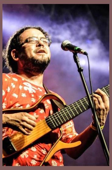 Em Canto e Poesia